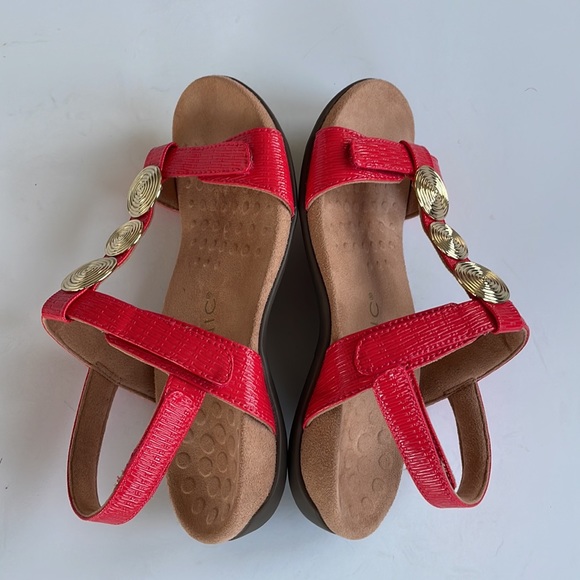 NWT Vionic Farra ll WVN Cherry Size 6 M - Picture 14 of 16